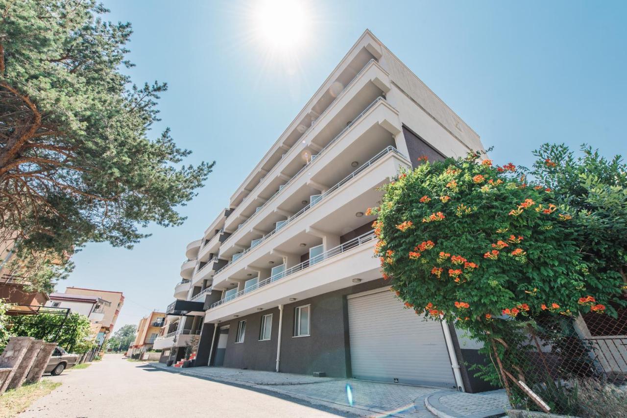 Hotel Laguna 울친 외부 사진