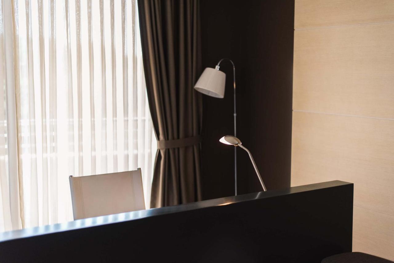 Hotel Laguna 울친 외부 사진