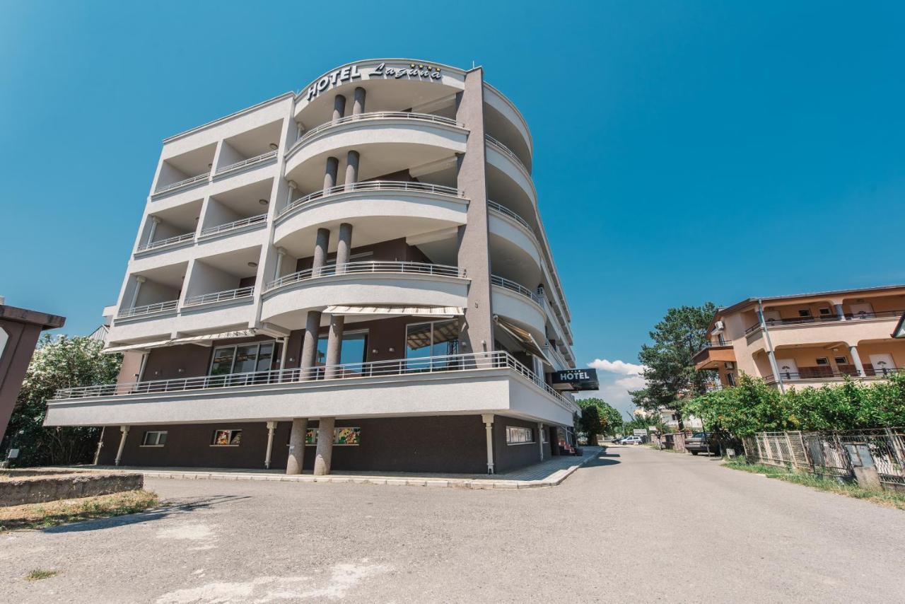 Hotel Laguna 울친 외부 사진