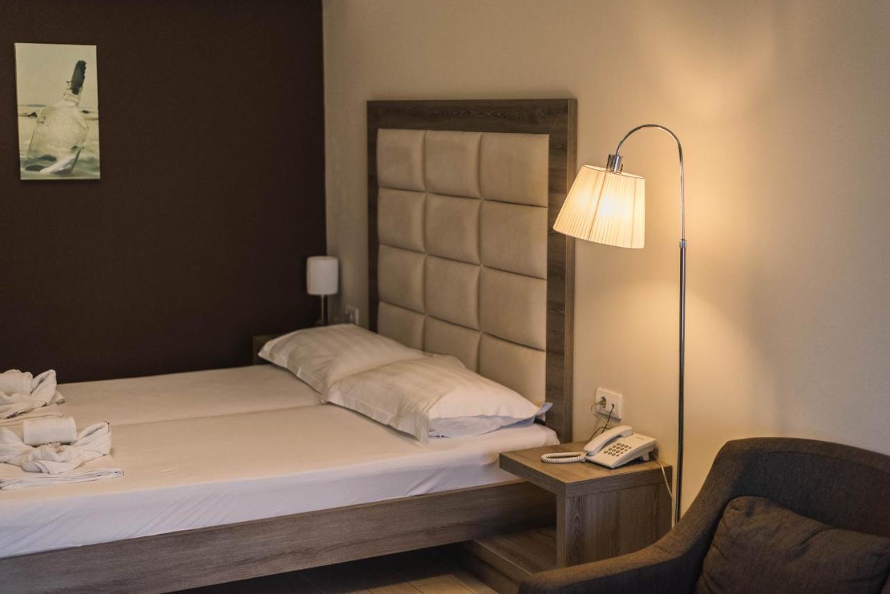 Hotel Laguna 울친 외부 사진