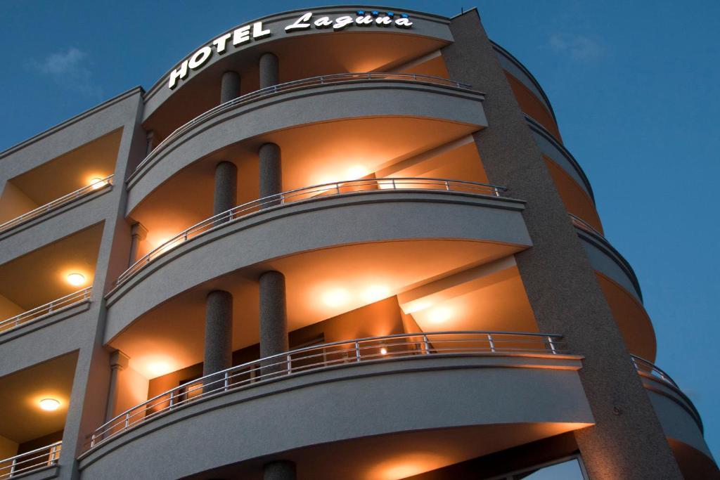Hotel Laguna 울친 외부 사진